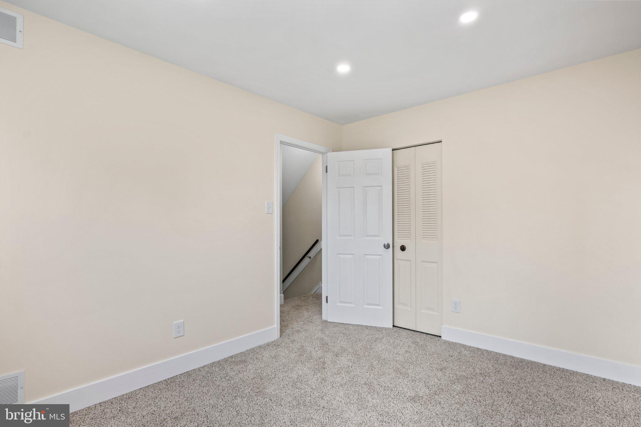 FOX CHASE - Residential