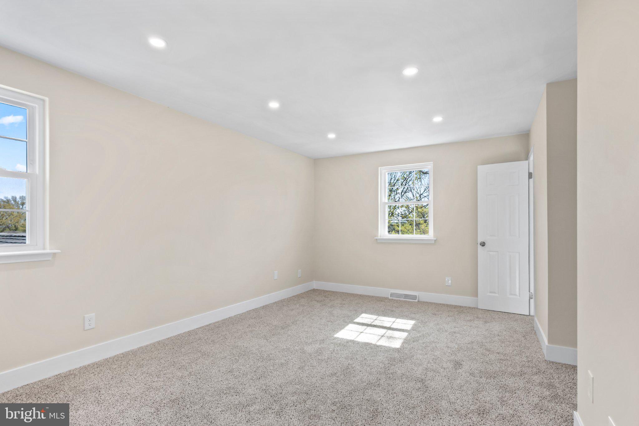 FOX CHASE - Residential