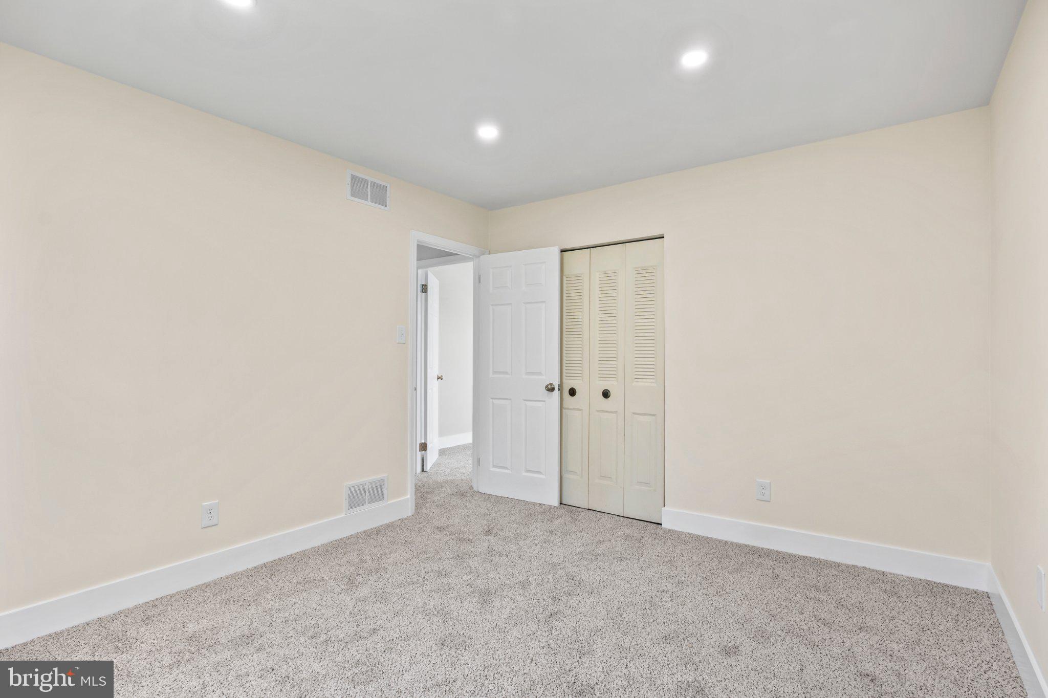 FOX CHASE - Residential