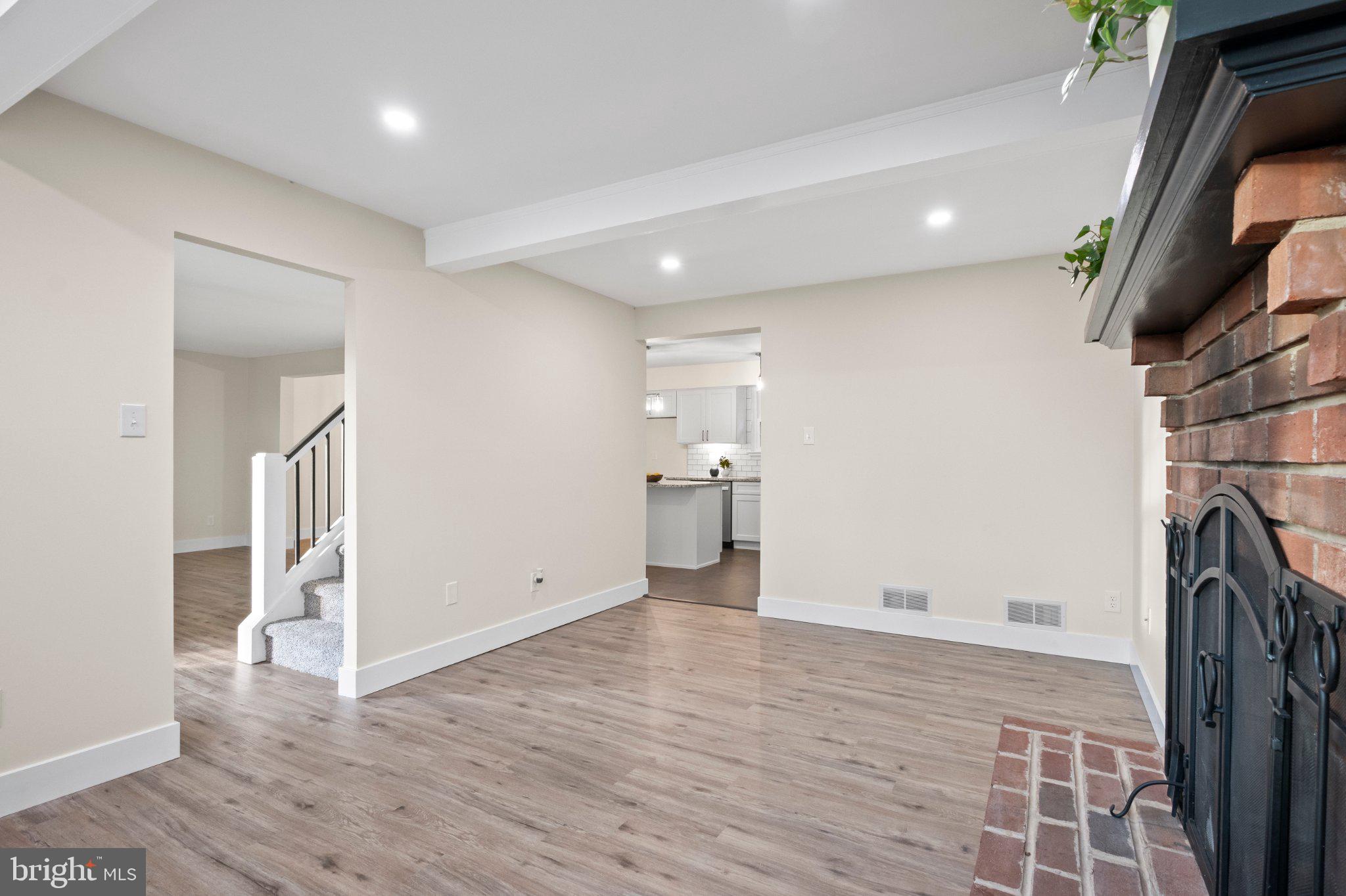 FOX CHASE - Residential