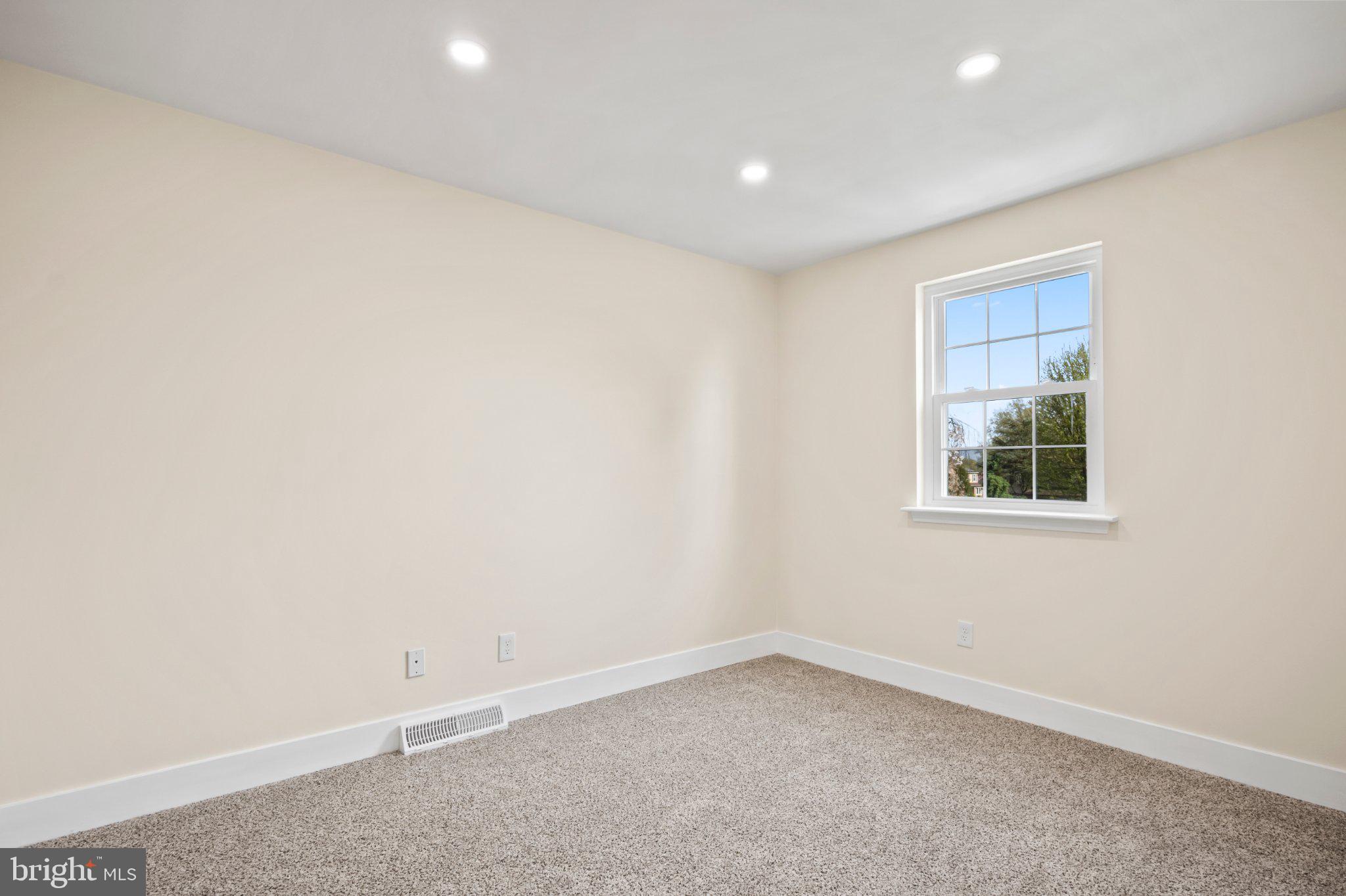 FOX CHASE - Residential