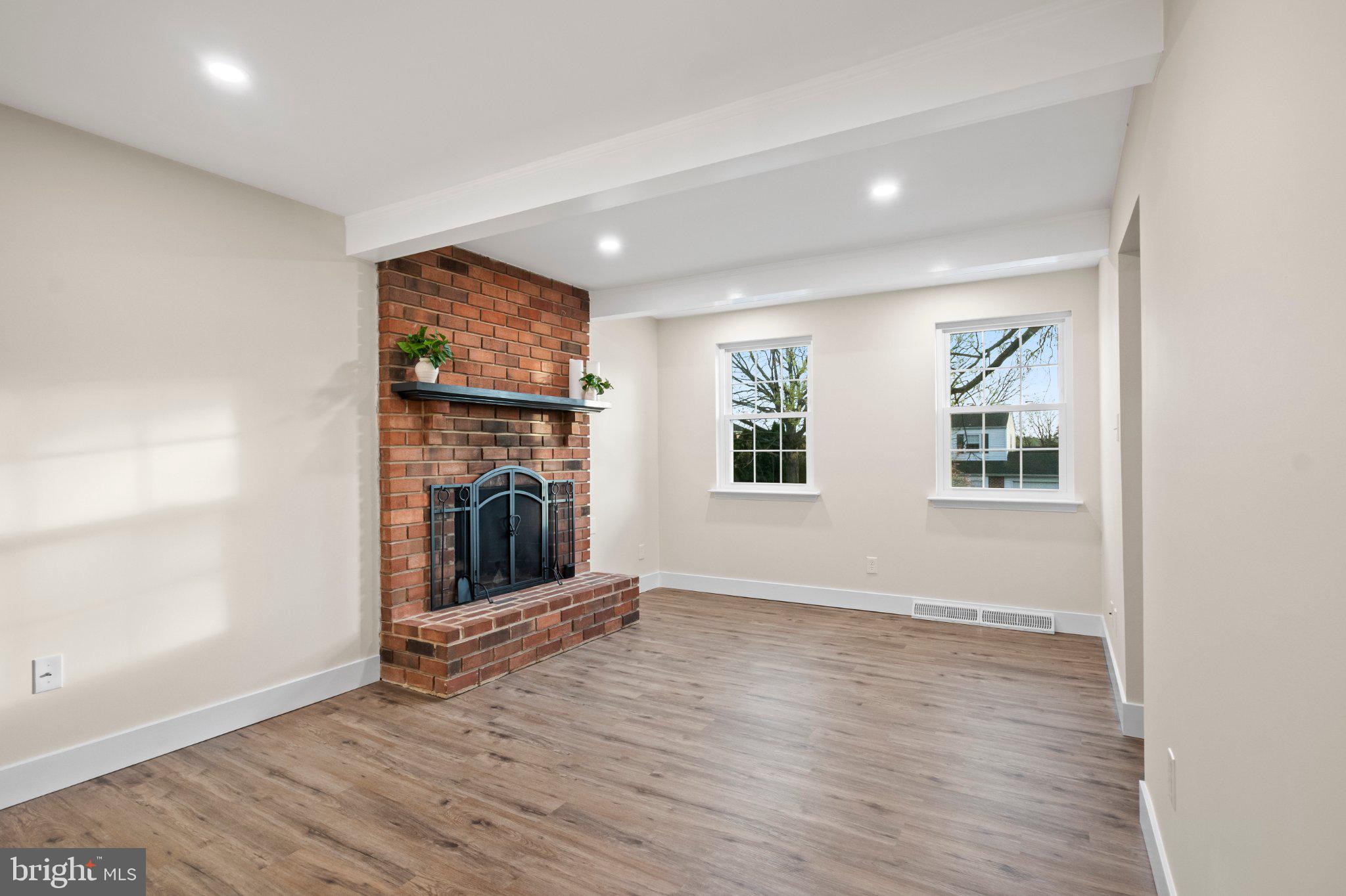 FOX CHASE - Residential