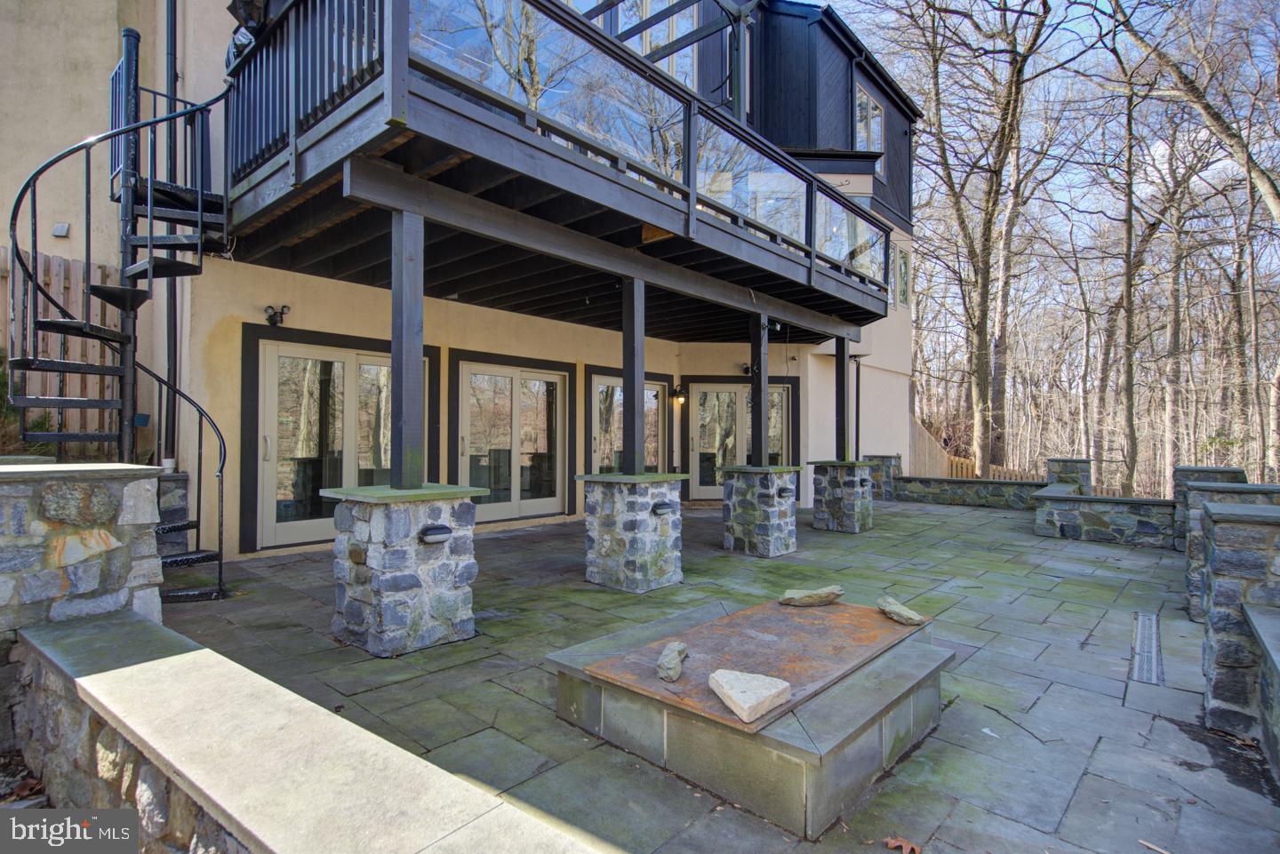 CHESTNUT HILL - Residential