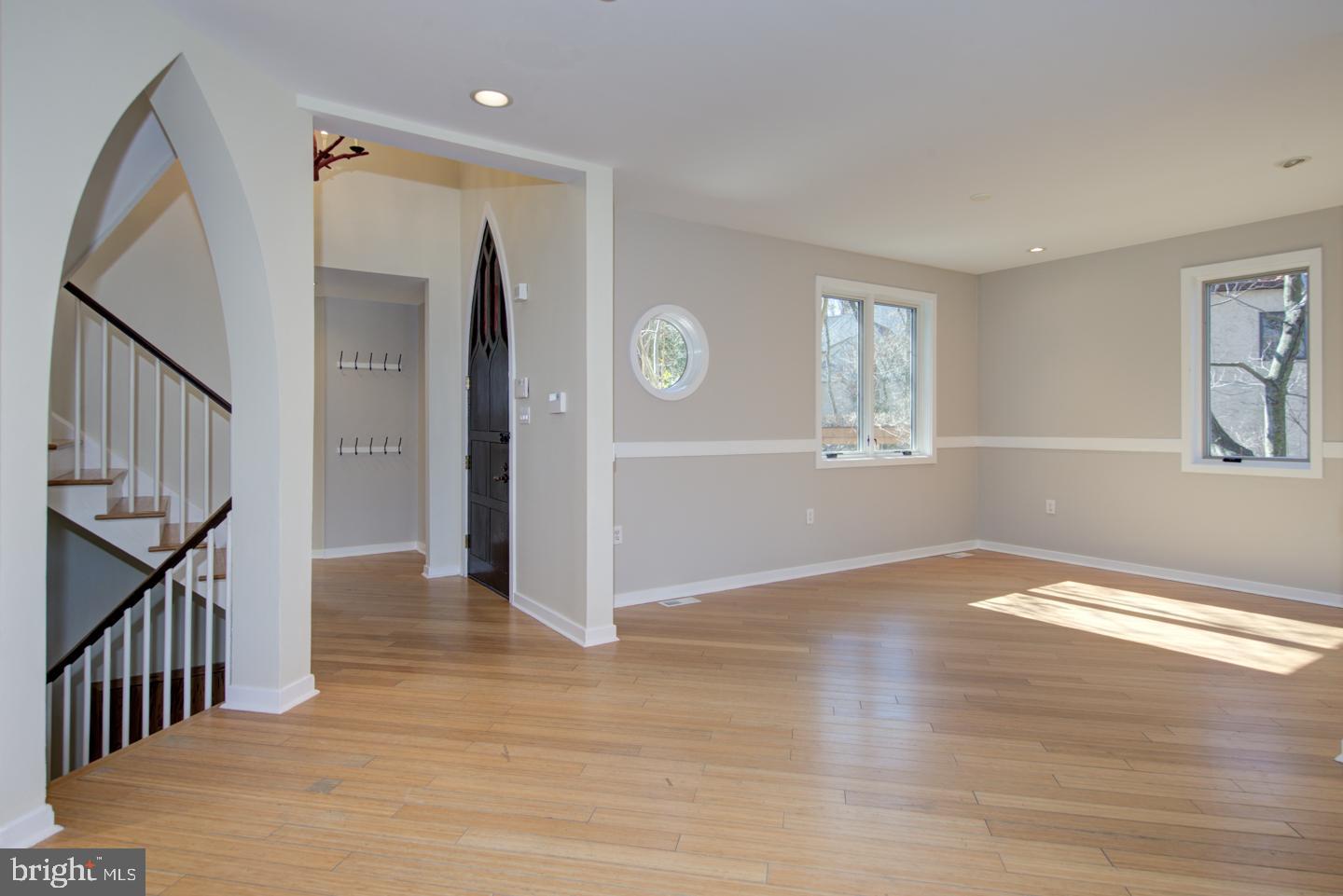 CHESTNUT HILL - Residential