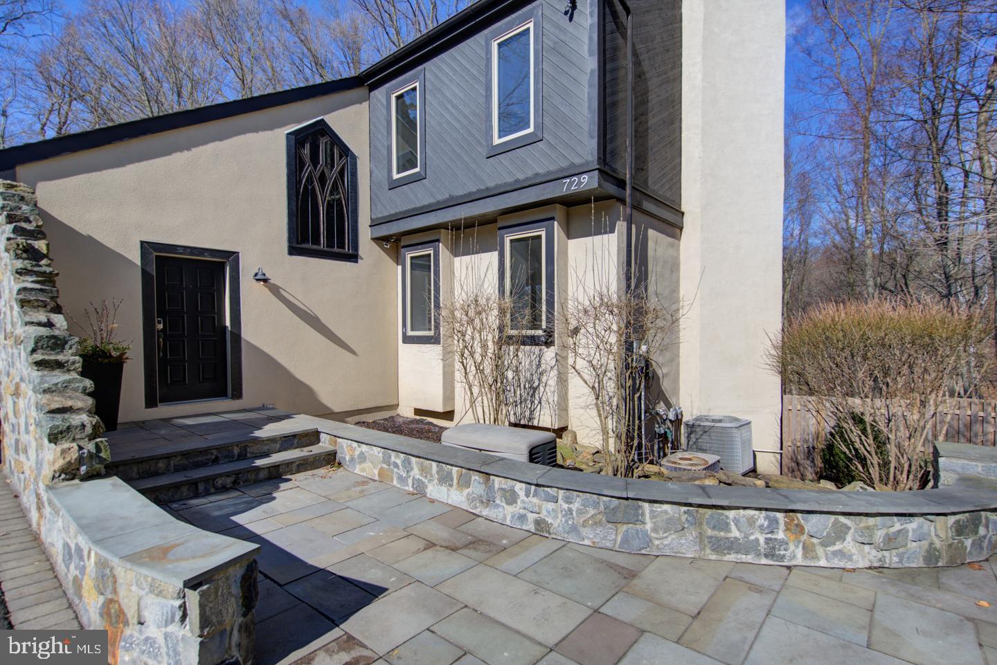 CHESTNUT HILL - Residential