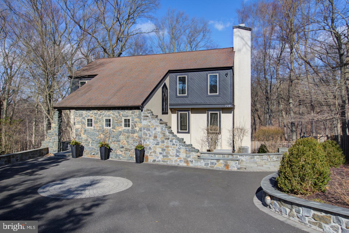 CHESTNUT HILL - Residential