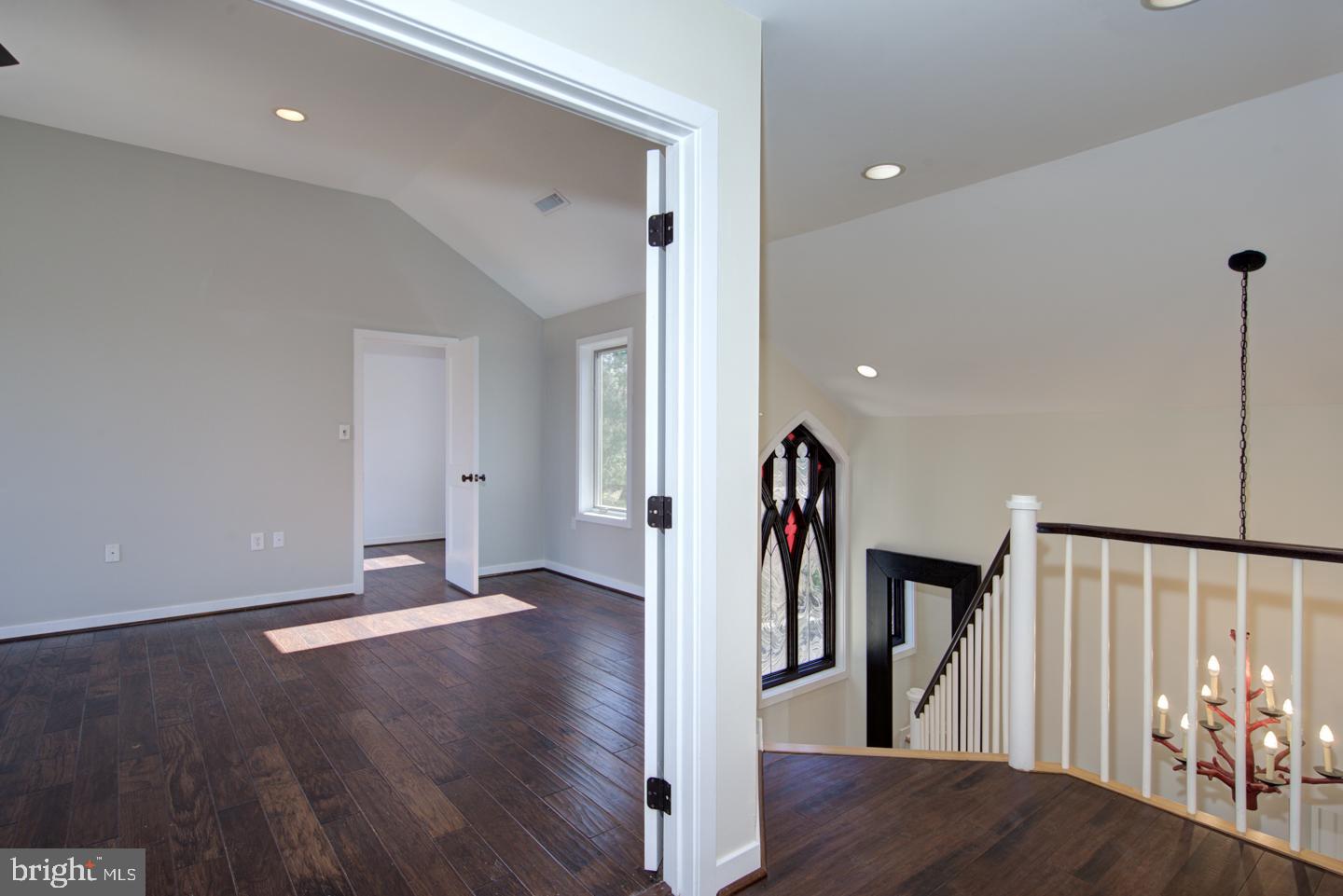 CHESTNUT HILL - Residential