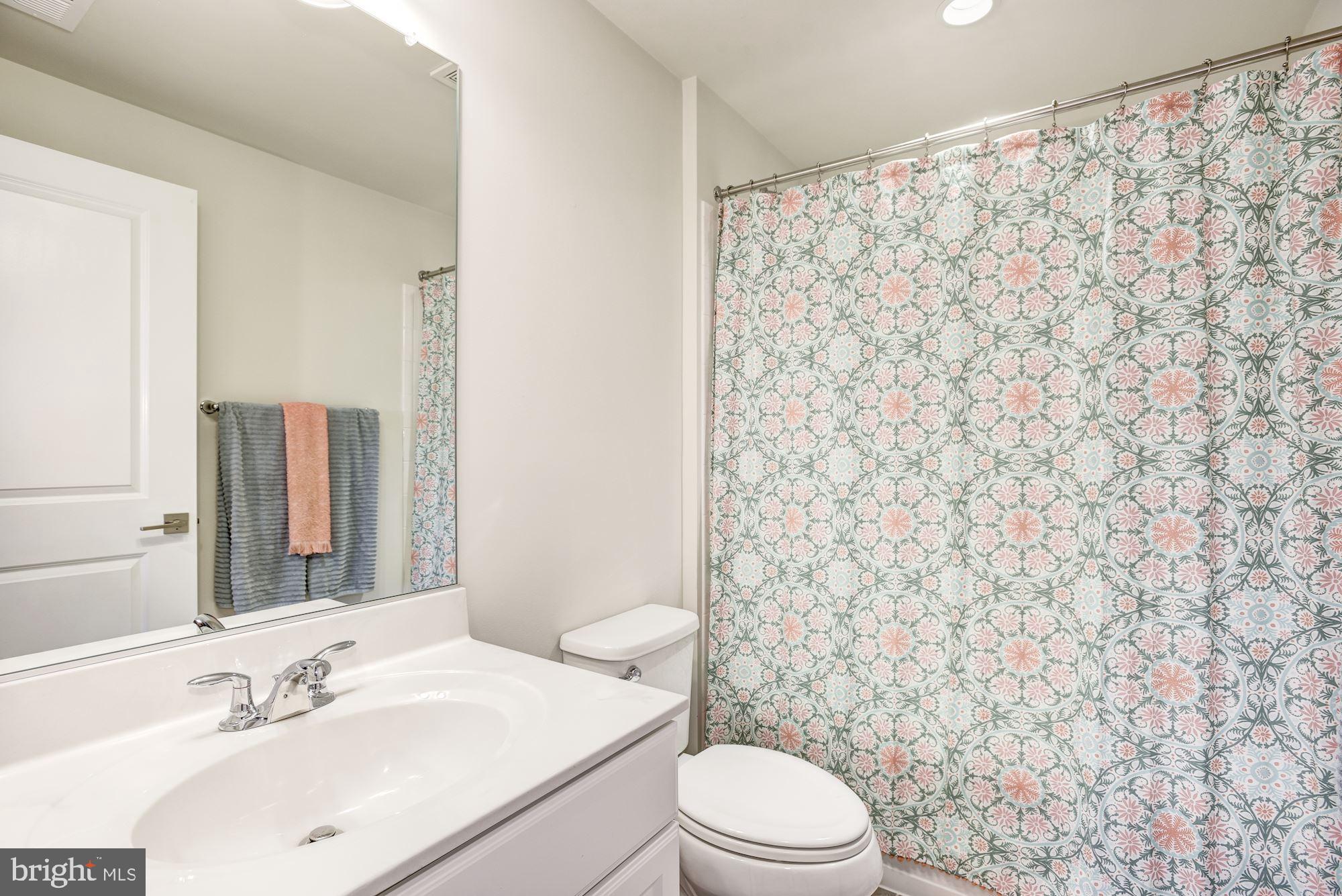 LOUDOUN VALLEY ESTATES - Residential