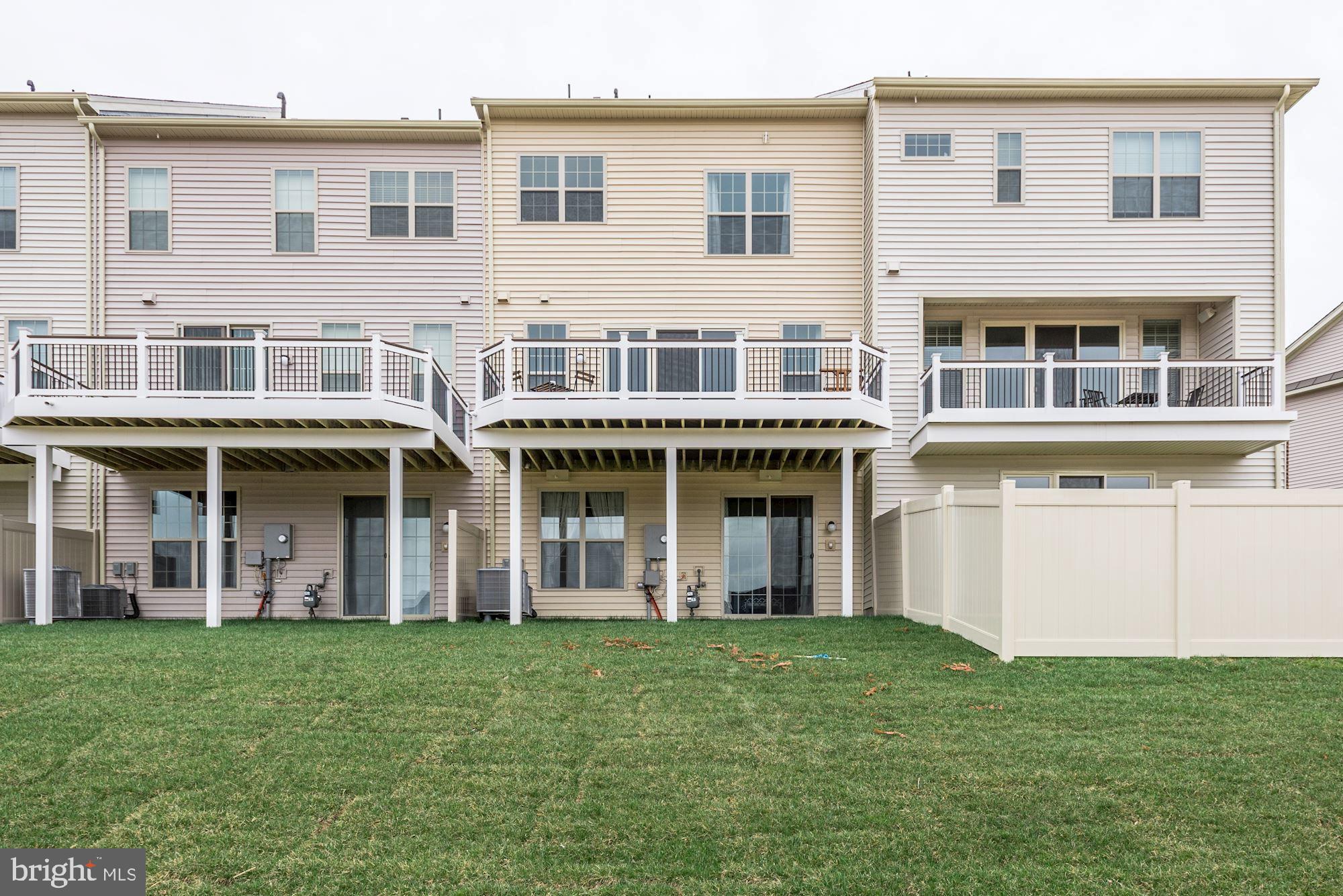 LOUDOUN VALLEY ESTATES - Residential