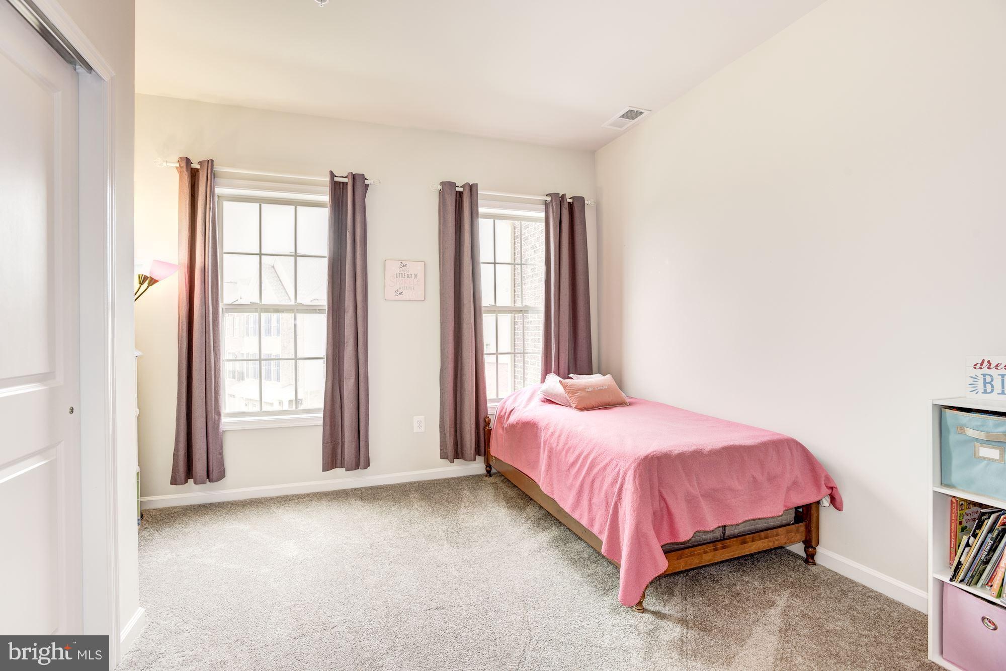 LOUDOUN VALLEY ESTATES - Residential