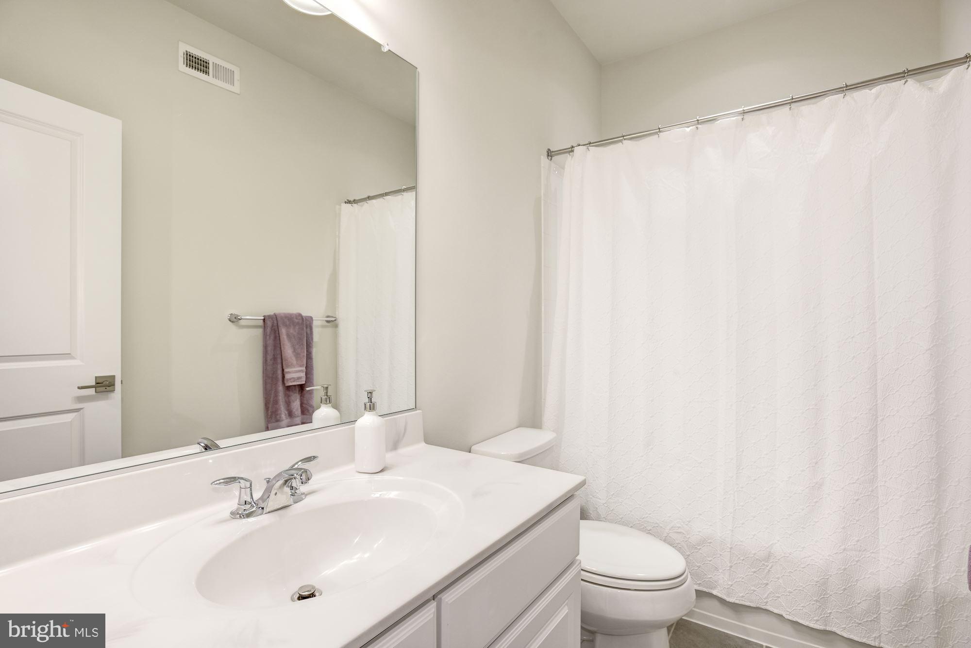 LOUDOUN VALLEY ESTATES - Residential