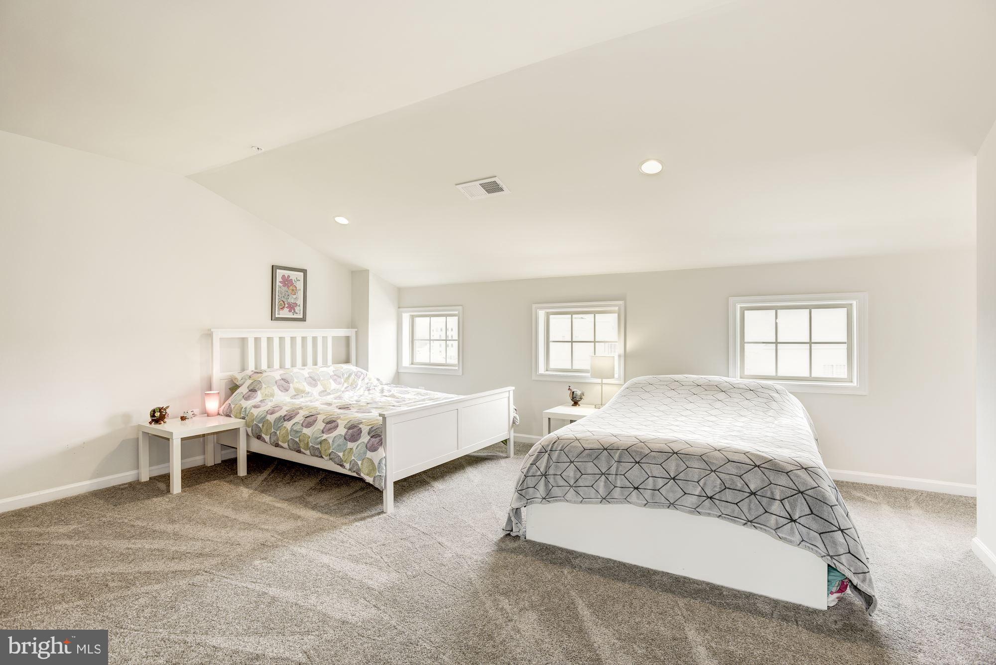 LOUDOUN VALLEY ESTATES - Residential