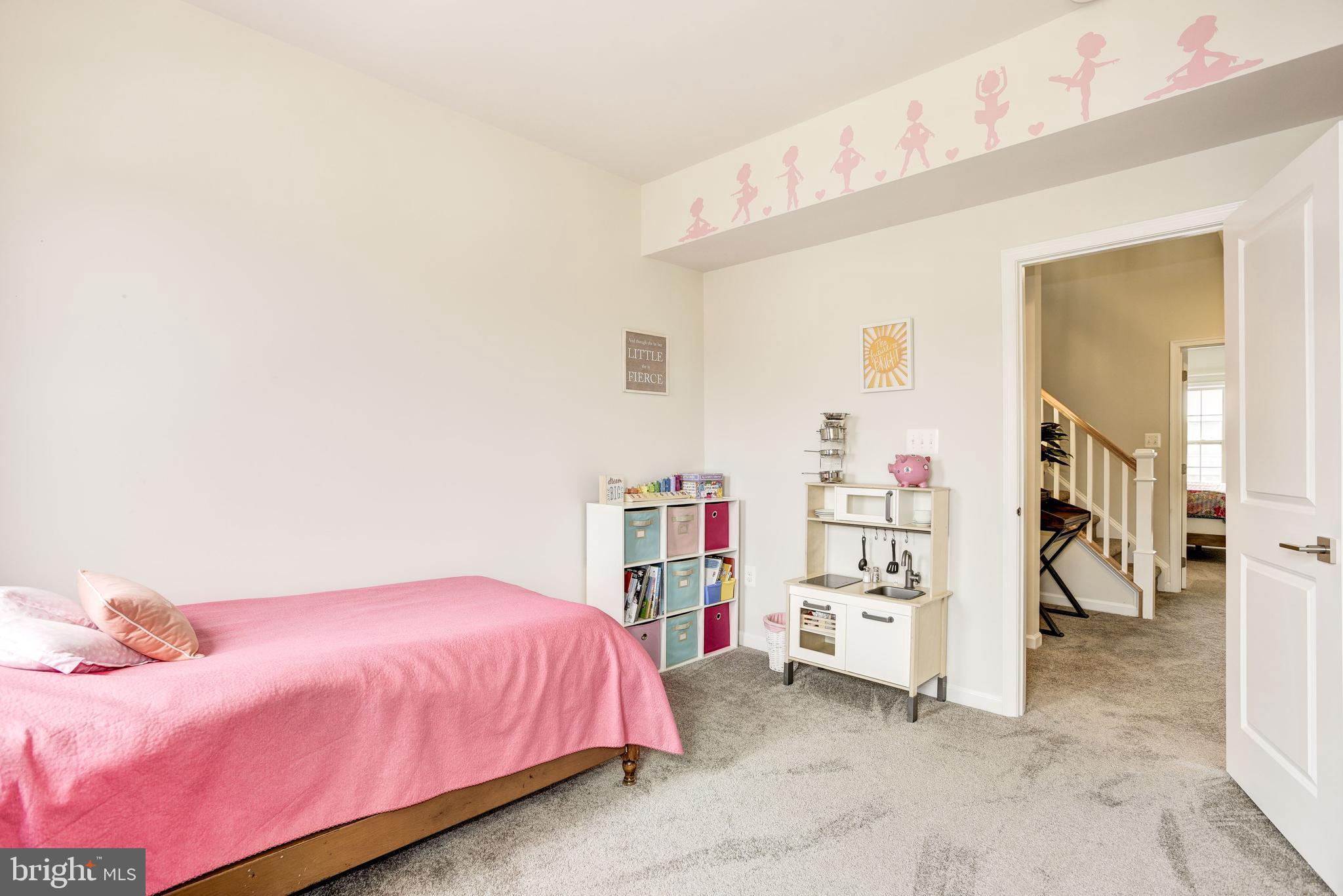 LOUDOUN VALLEY ESTATES - Residential