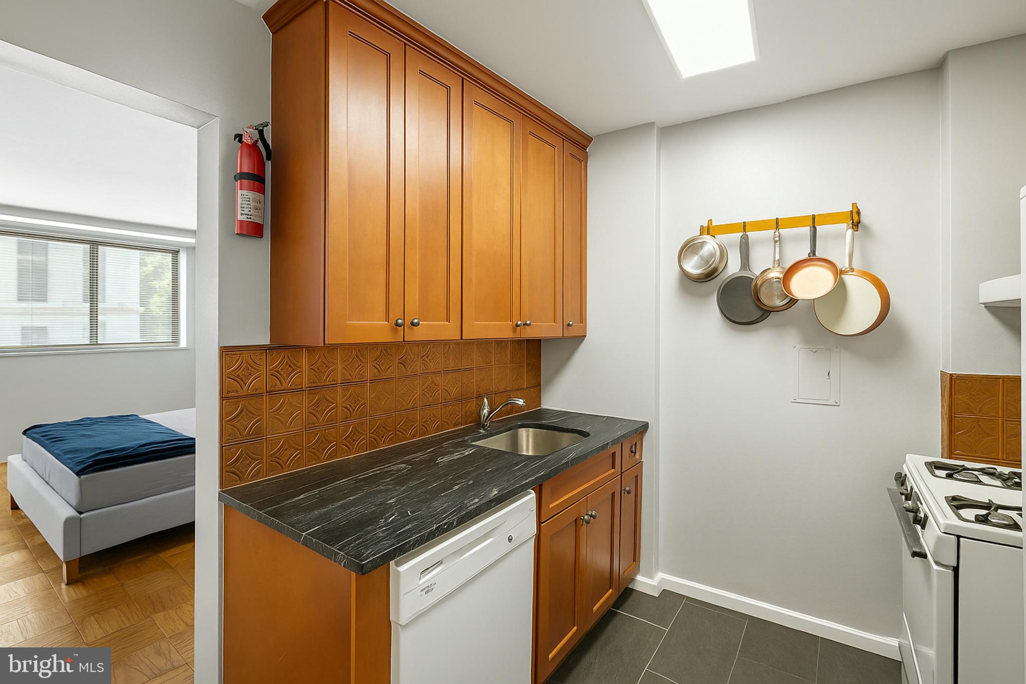 922 24TH STREET NW 414