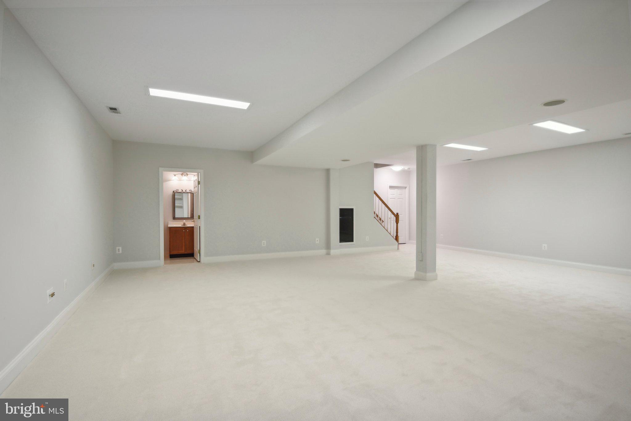 BELMONT COUNTRY CLUB - Residential Lease