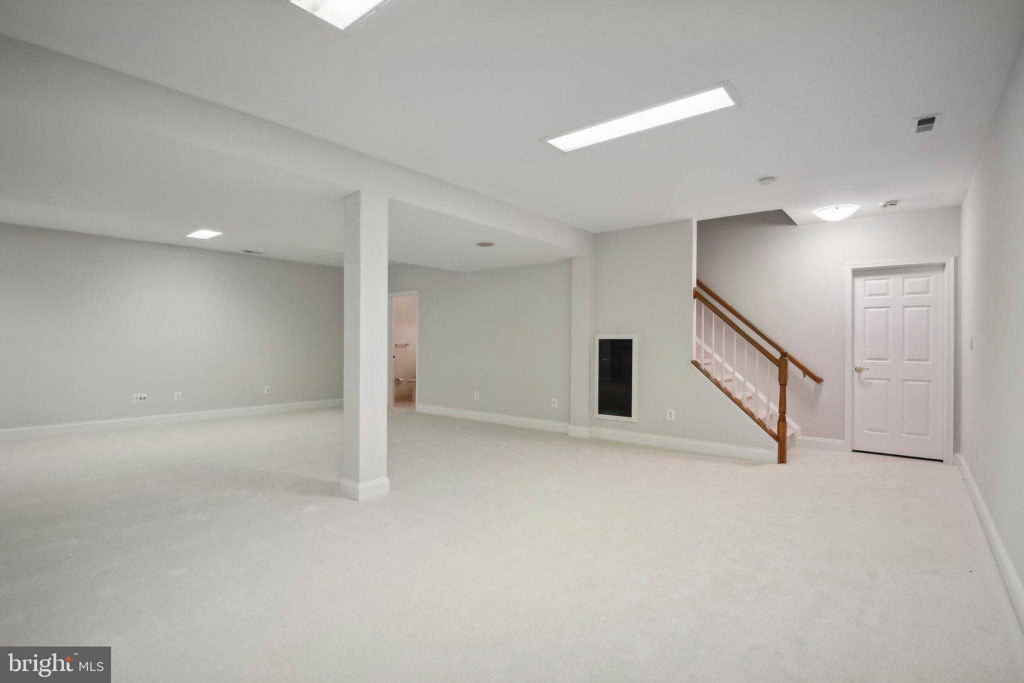 BELMONT COUNTRY CLUB - Residential Lease