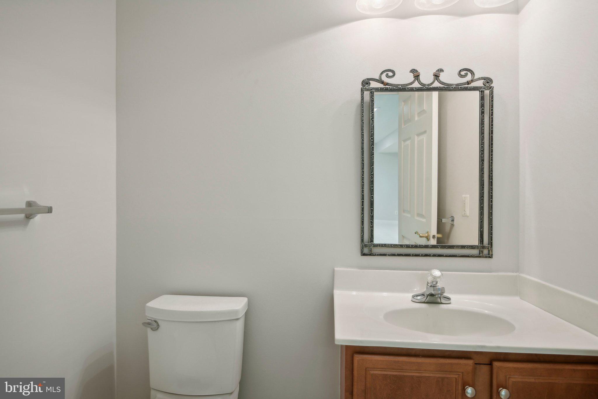 BELMONT COUNTRY CLUB - Residential Lease