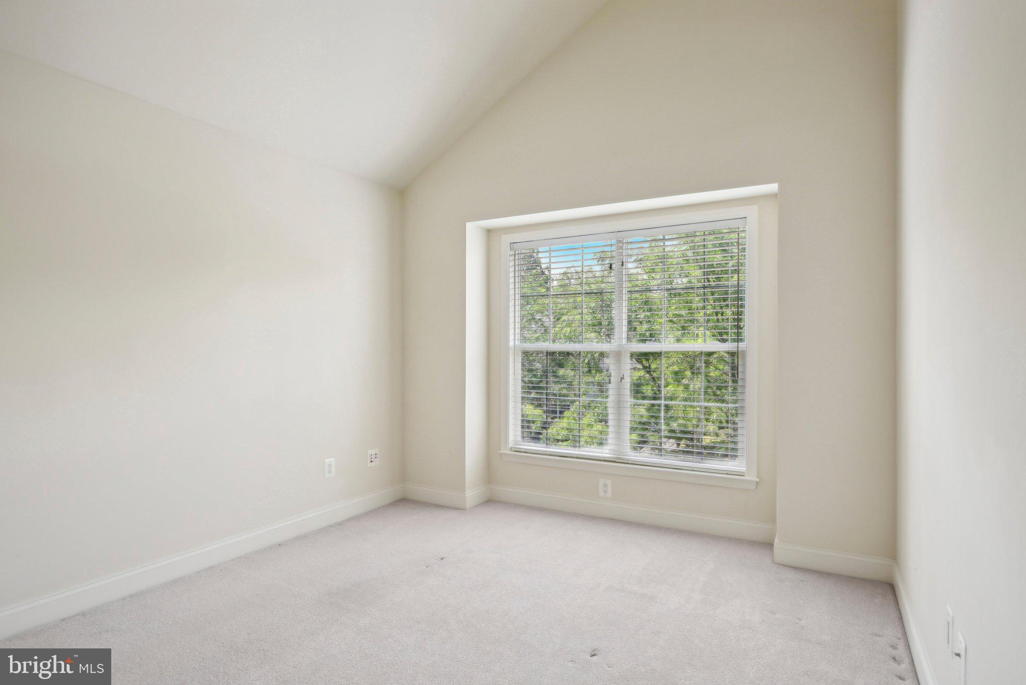 BELMONT COUNTRY CLUB - Residential Lease