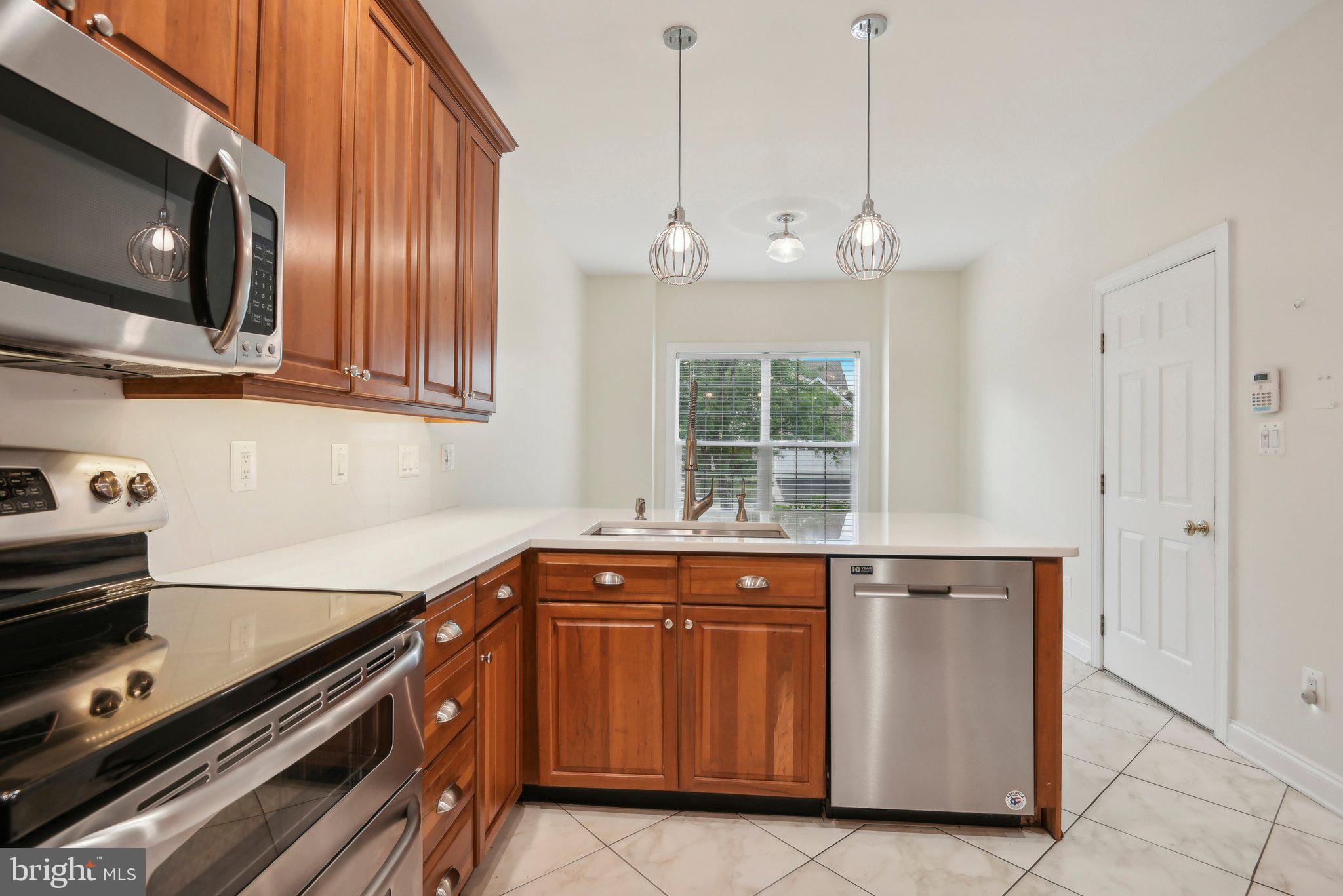 BELMONT COUNTRY CLUB - Residential Lease