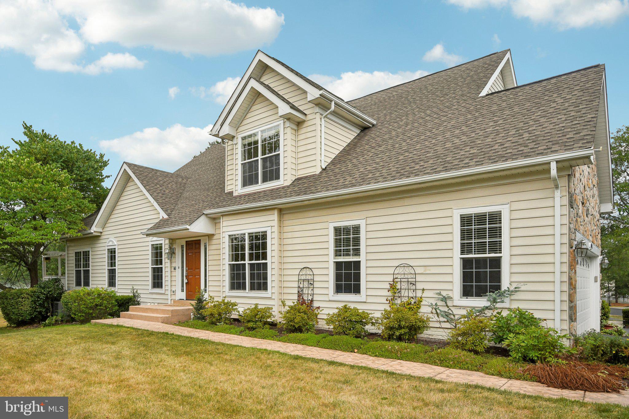 BELMONT COUNTRY CLUB - Residential Lease