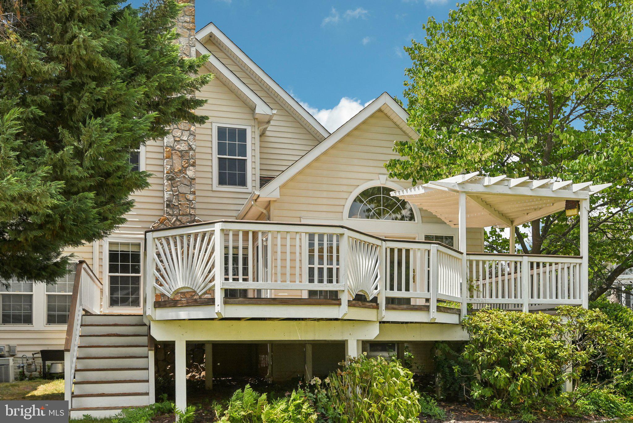 BELMONT COUNTRY CLUB - Residential Lease