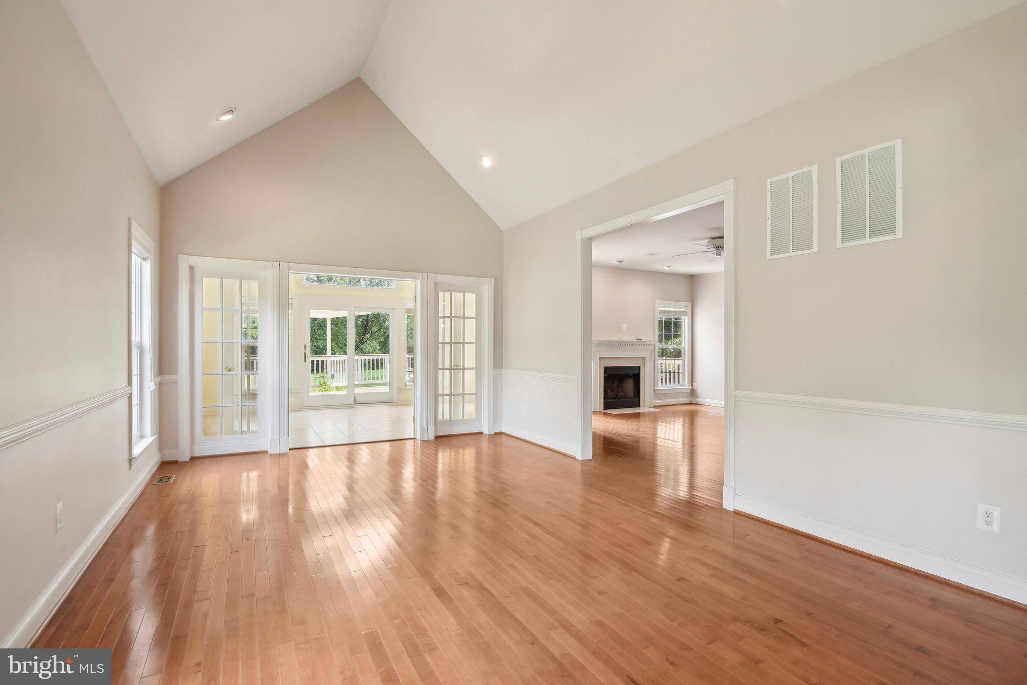 BELMONT COUNTRY CLUB - Residential Lease