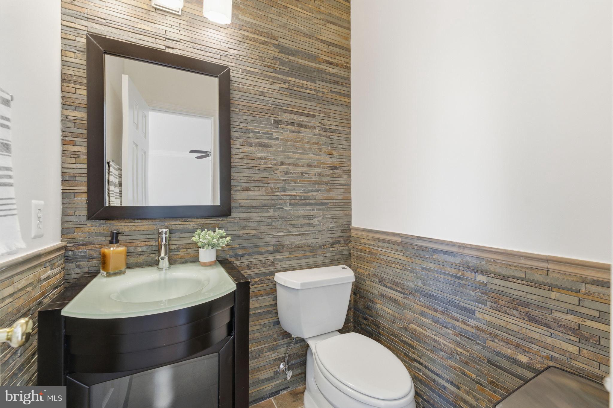 FAIR LAKES COURT - Residential