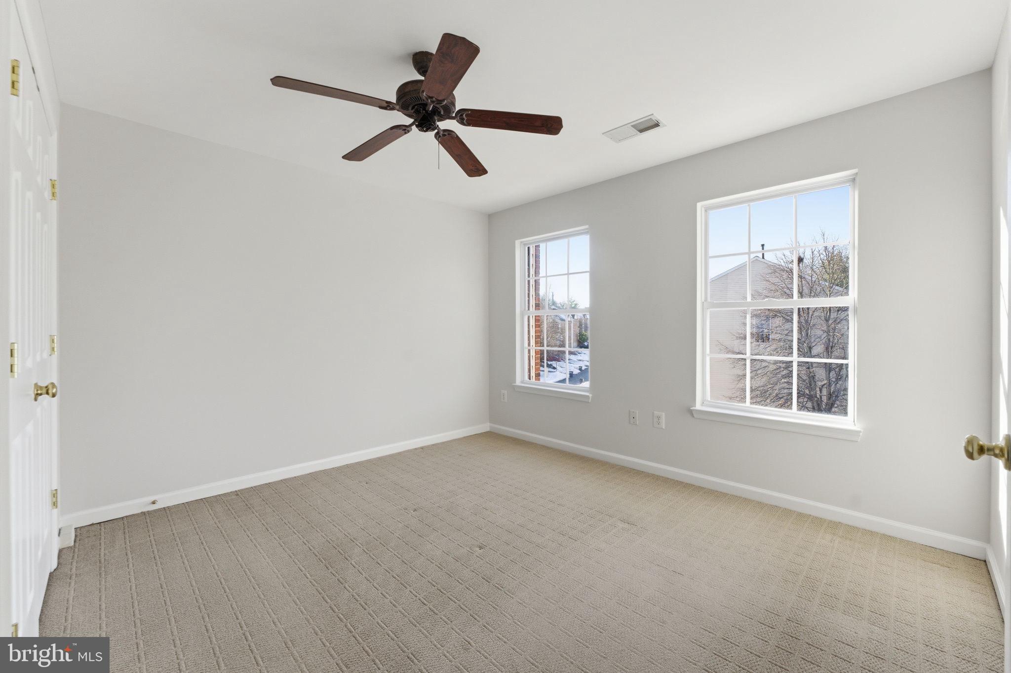 FAIR LAKES COURT - Residential