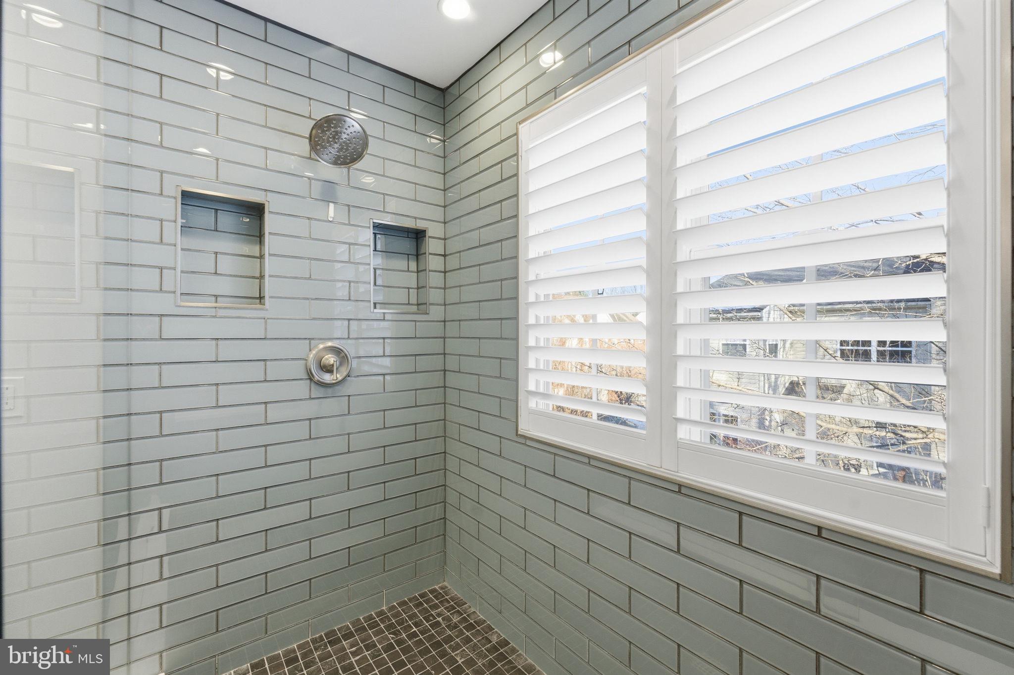 FAIR LAKES COURT - Residential