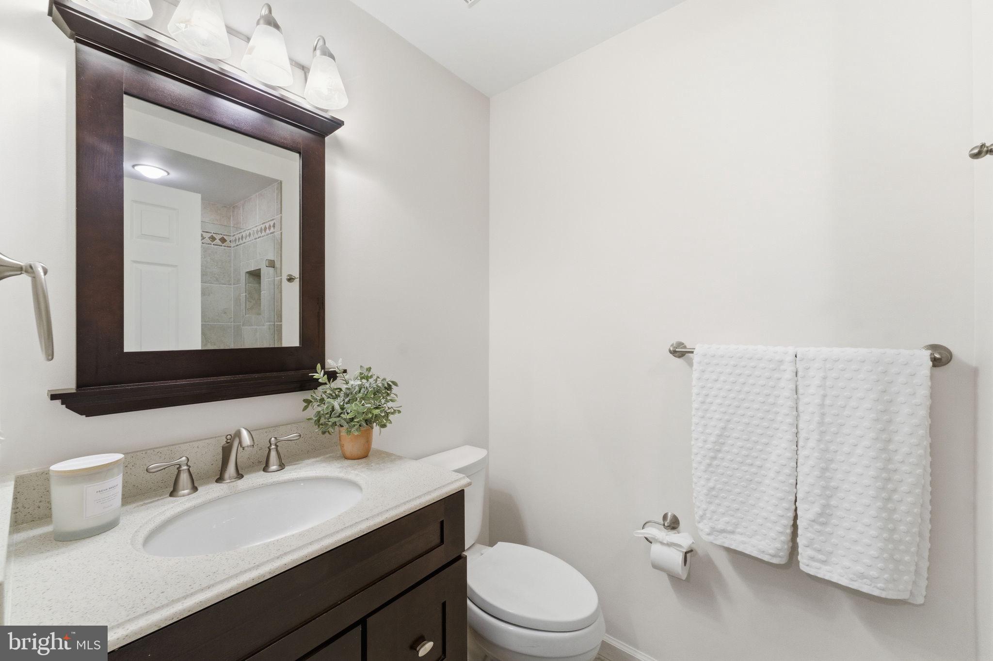 FAIR LAKES COURT - Residential