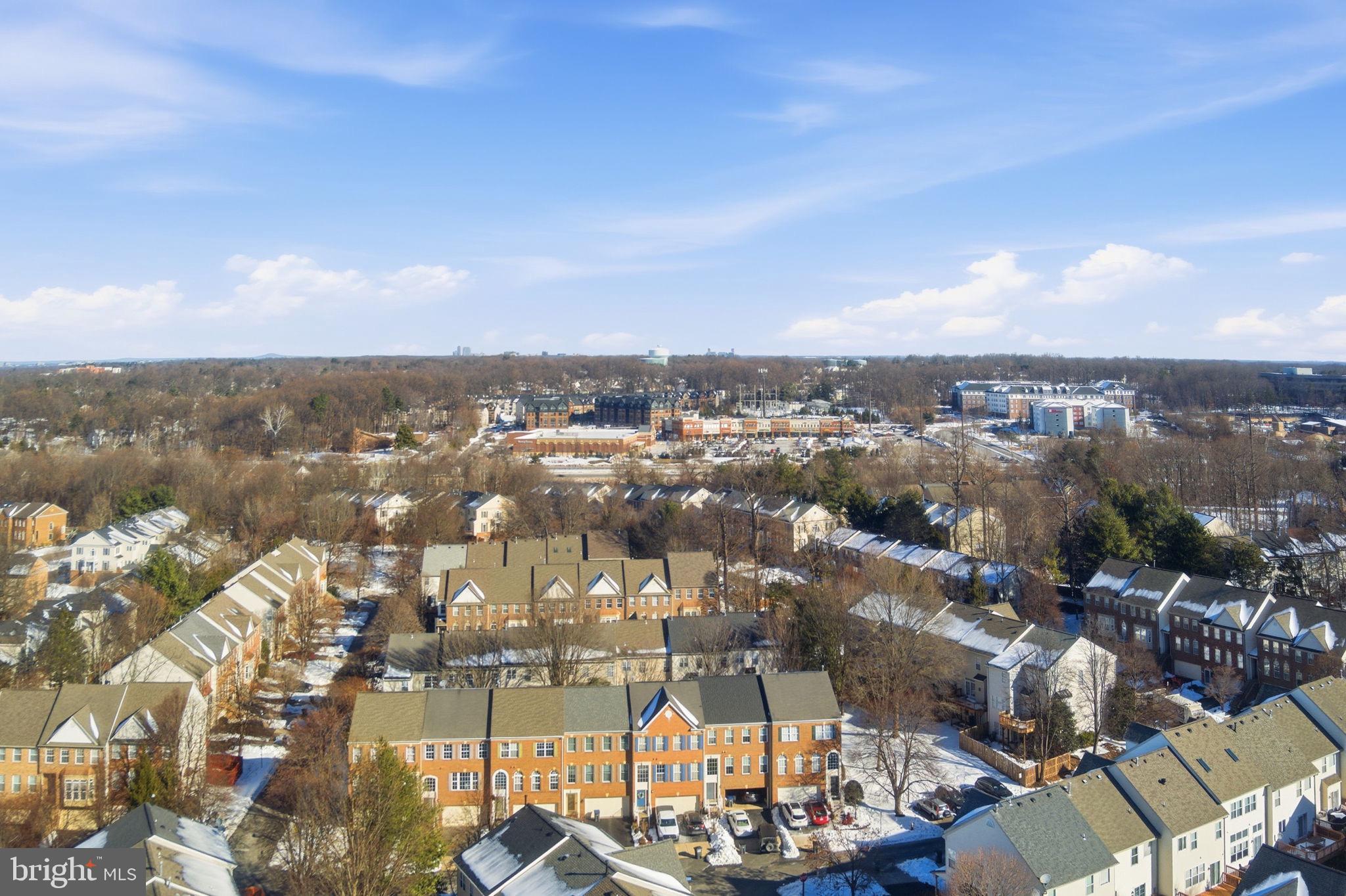 FAIR LAKES COURT - Residential