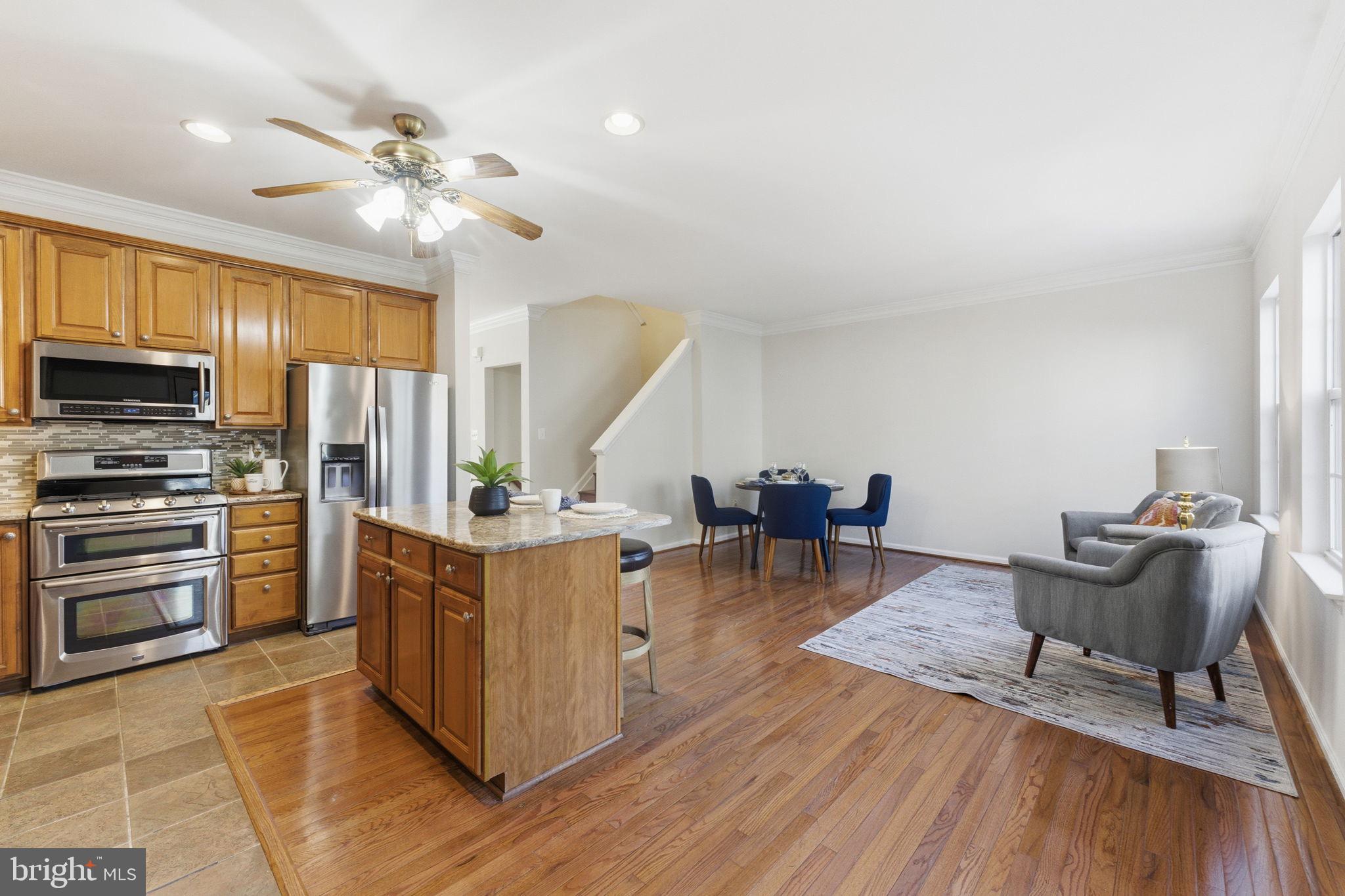 FAIR LAKES COURT - Residential