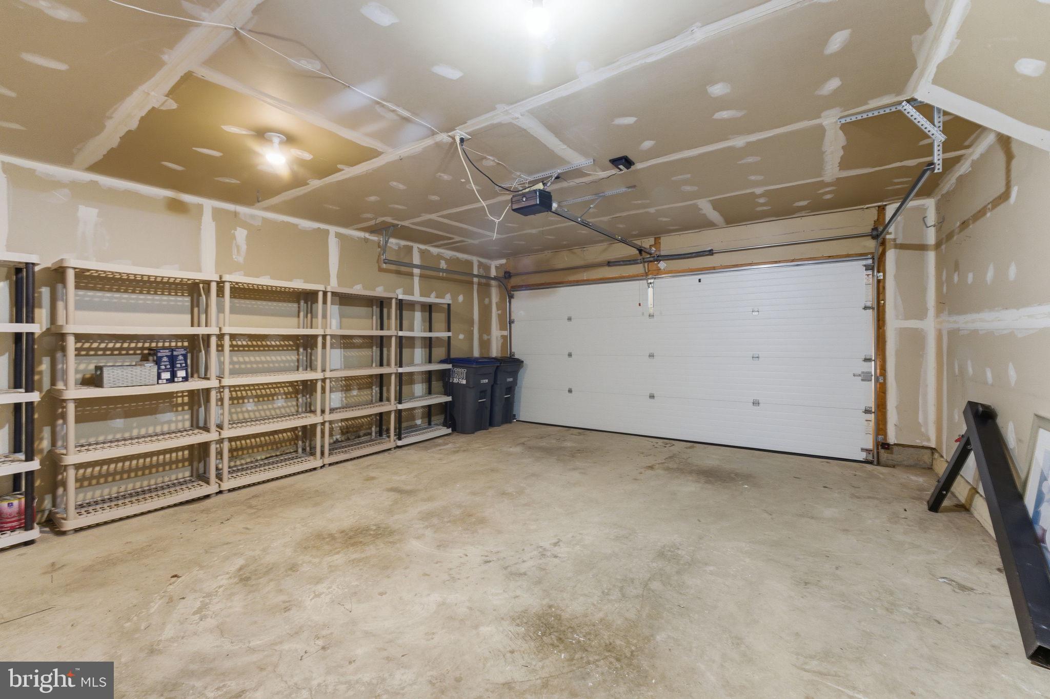 FAIR LAKES COURT - Residential