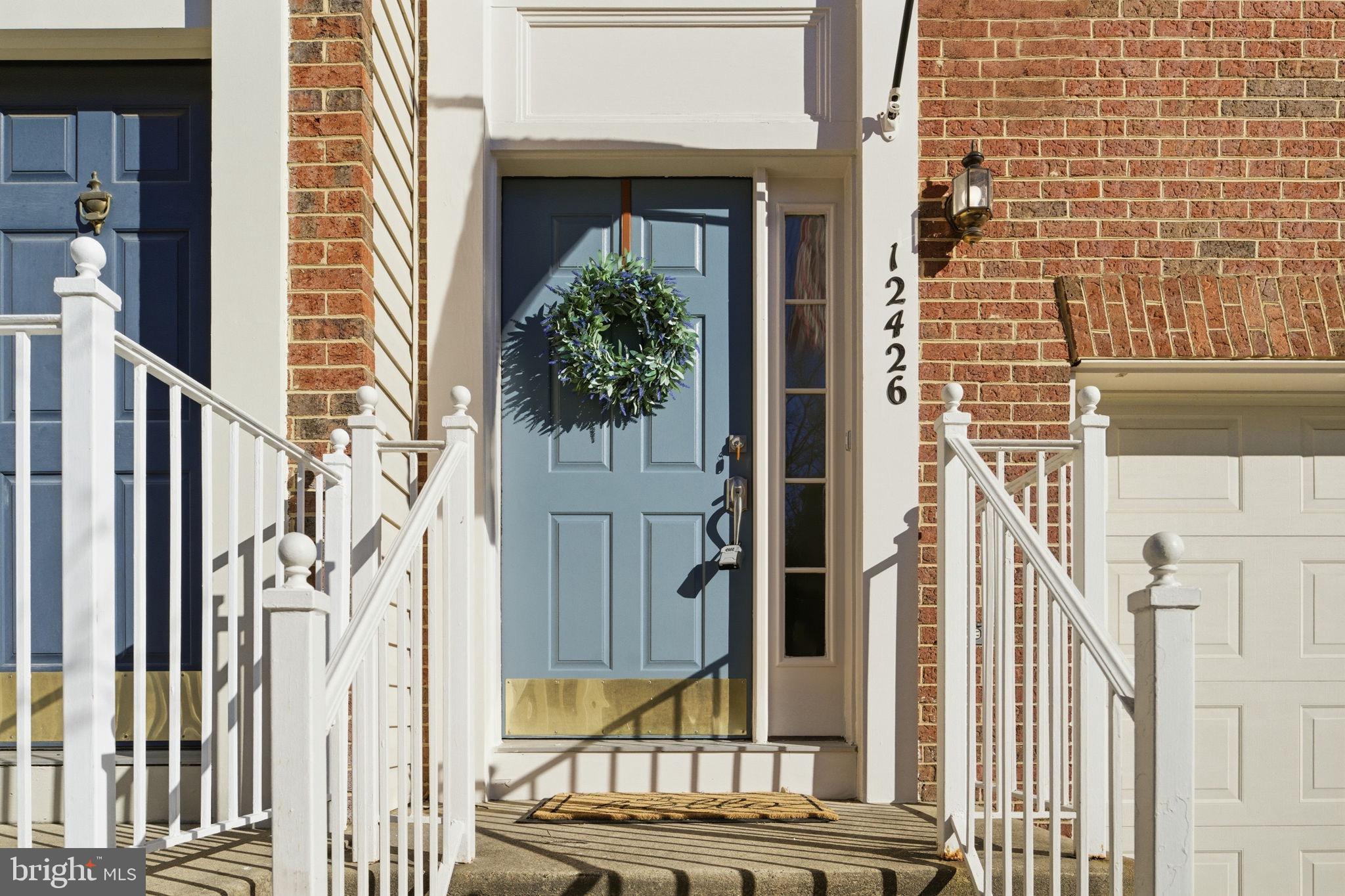 FAIR LAKES COURT - Residential