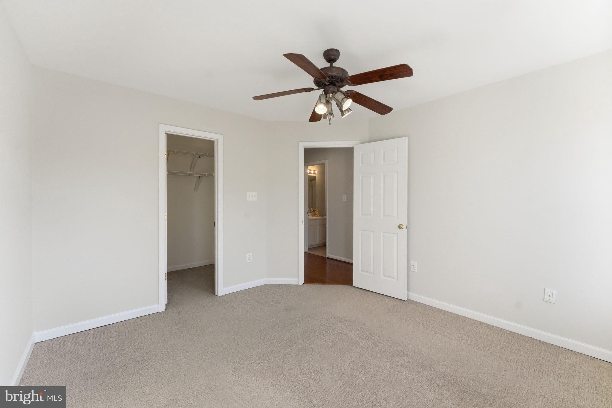 FAIR LAKES COURT - Residential