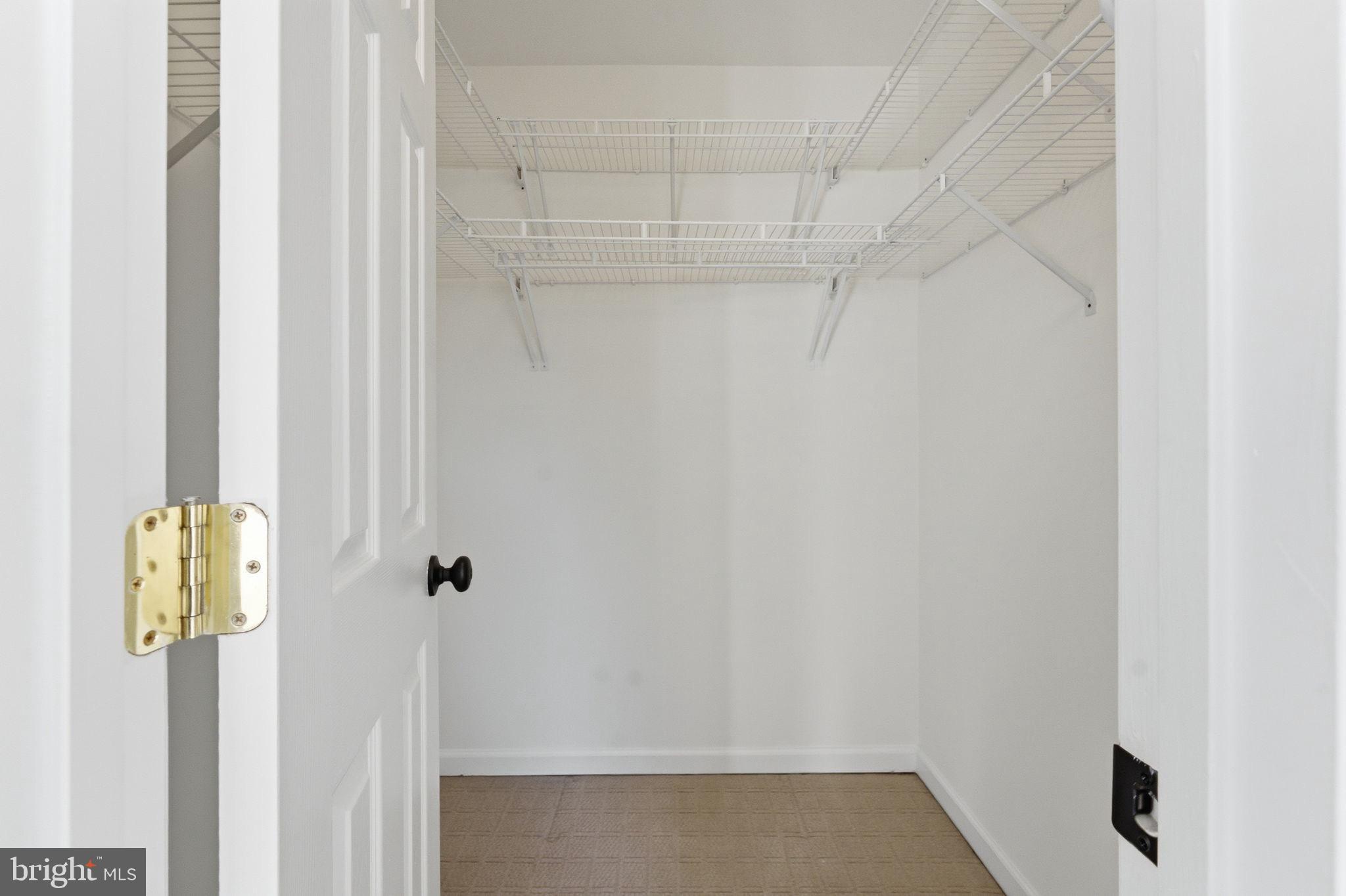 FAIR LAKES COURT - Residential