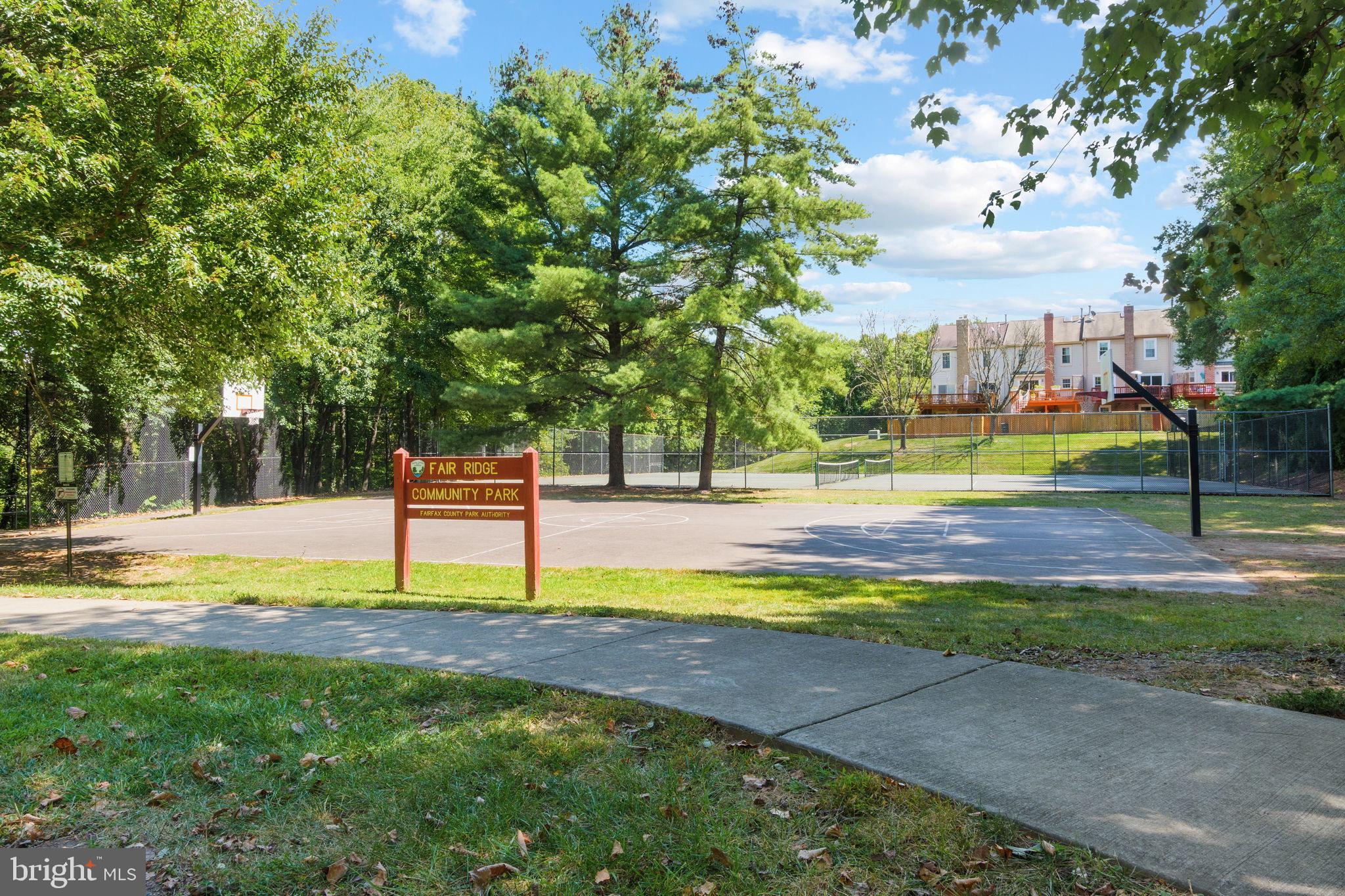 FAIR LAKES COURT - Residential