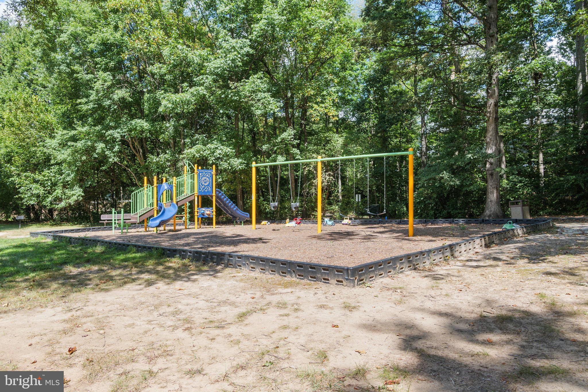 FAIR LAKES COURT - Residential