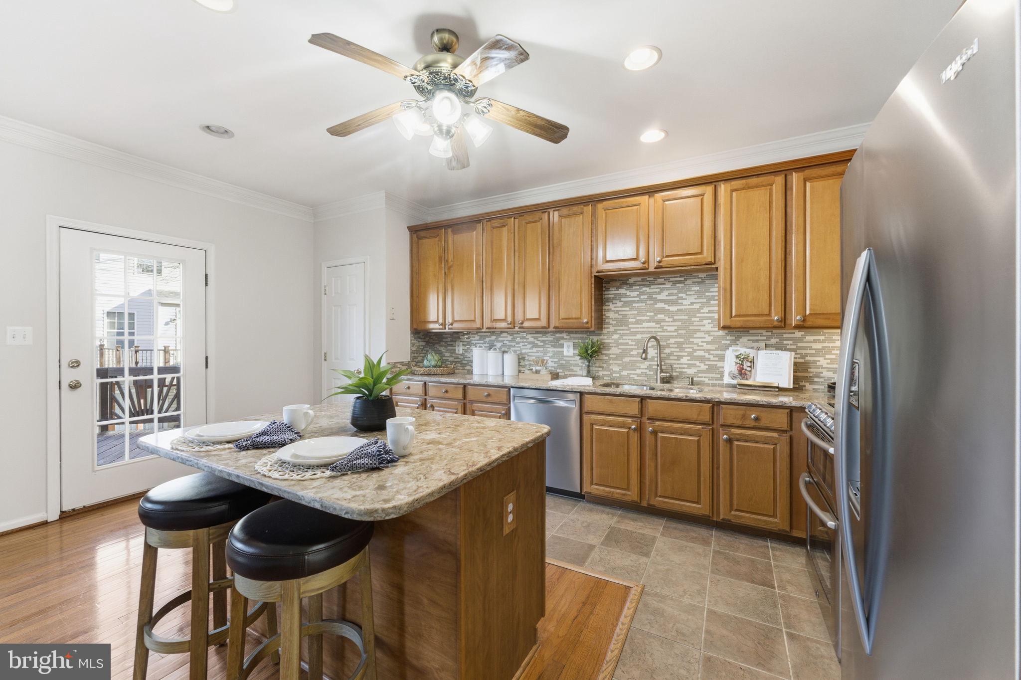 FAIR LAKES COURT - Residential