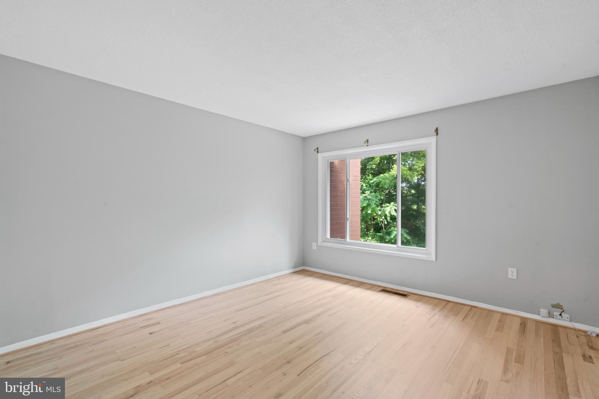 NORTHGATE SQUARE - Residential Lease