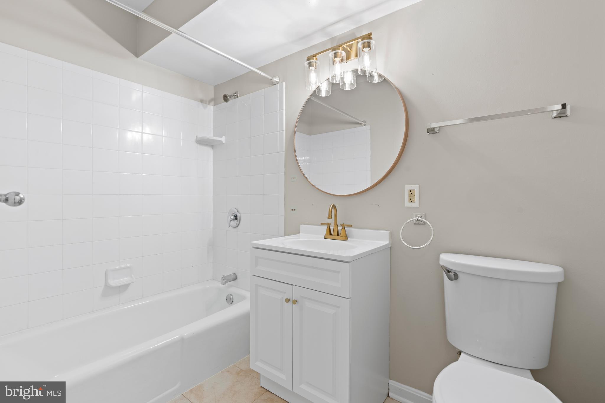 NORTHGATE SQUARE - Residential Lease