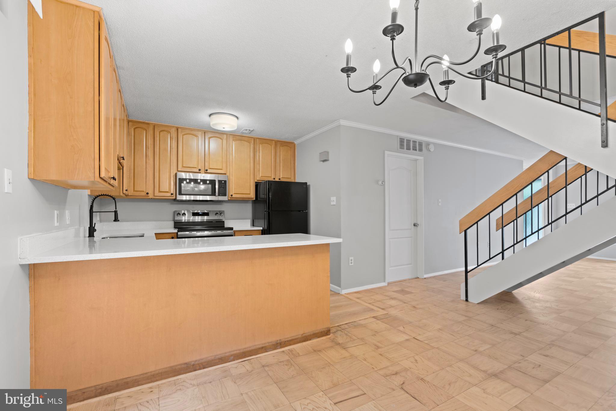 NORTHGATE SQUARE - Residential Lease