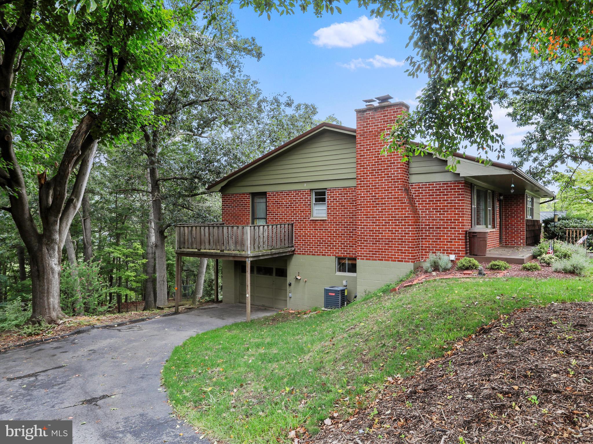 807 VALLEY VIEW DRIVE
