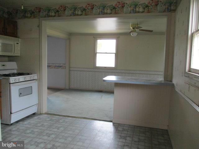 LODGE FOREST MANOR - Residential