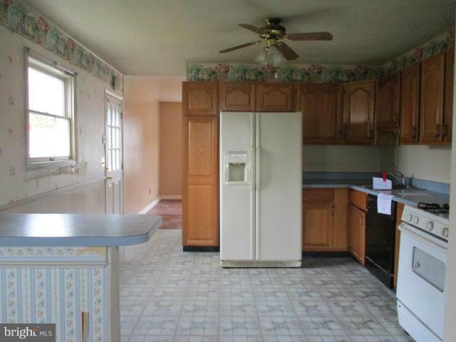 LODGE FOREST MANOR - Residential