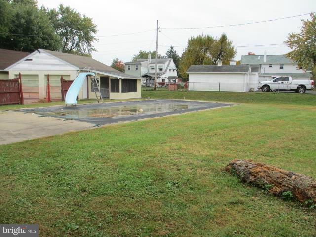 LODGE FOREST MANOR - Residential