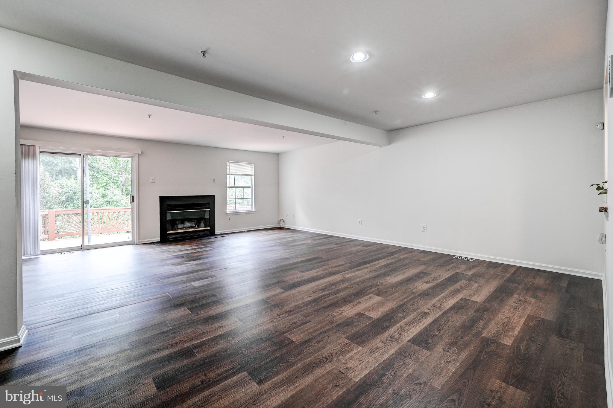 CLARY'S FOREST - Residential Lease