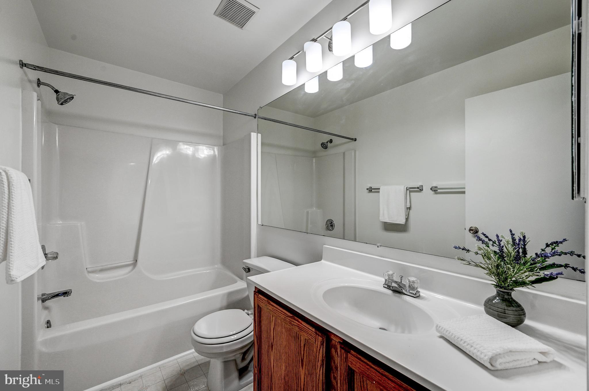 CLARY'S FOREST - Residential Lease