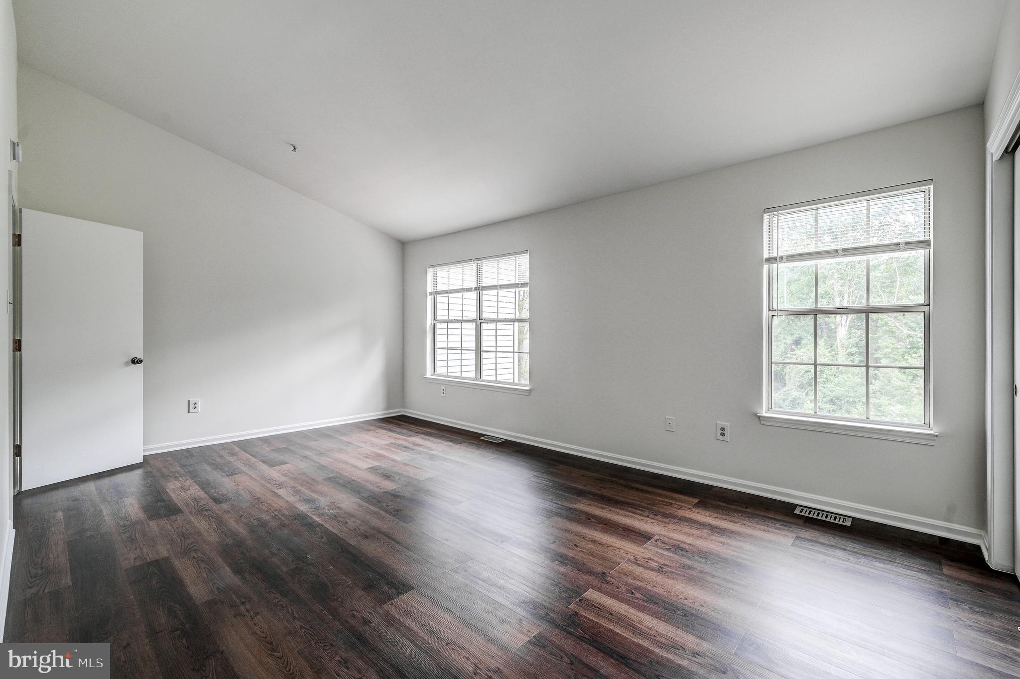 CLARY'S FOREST - Residential Lease