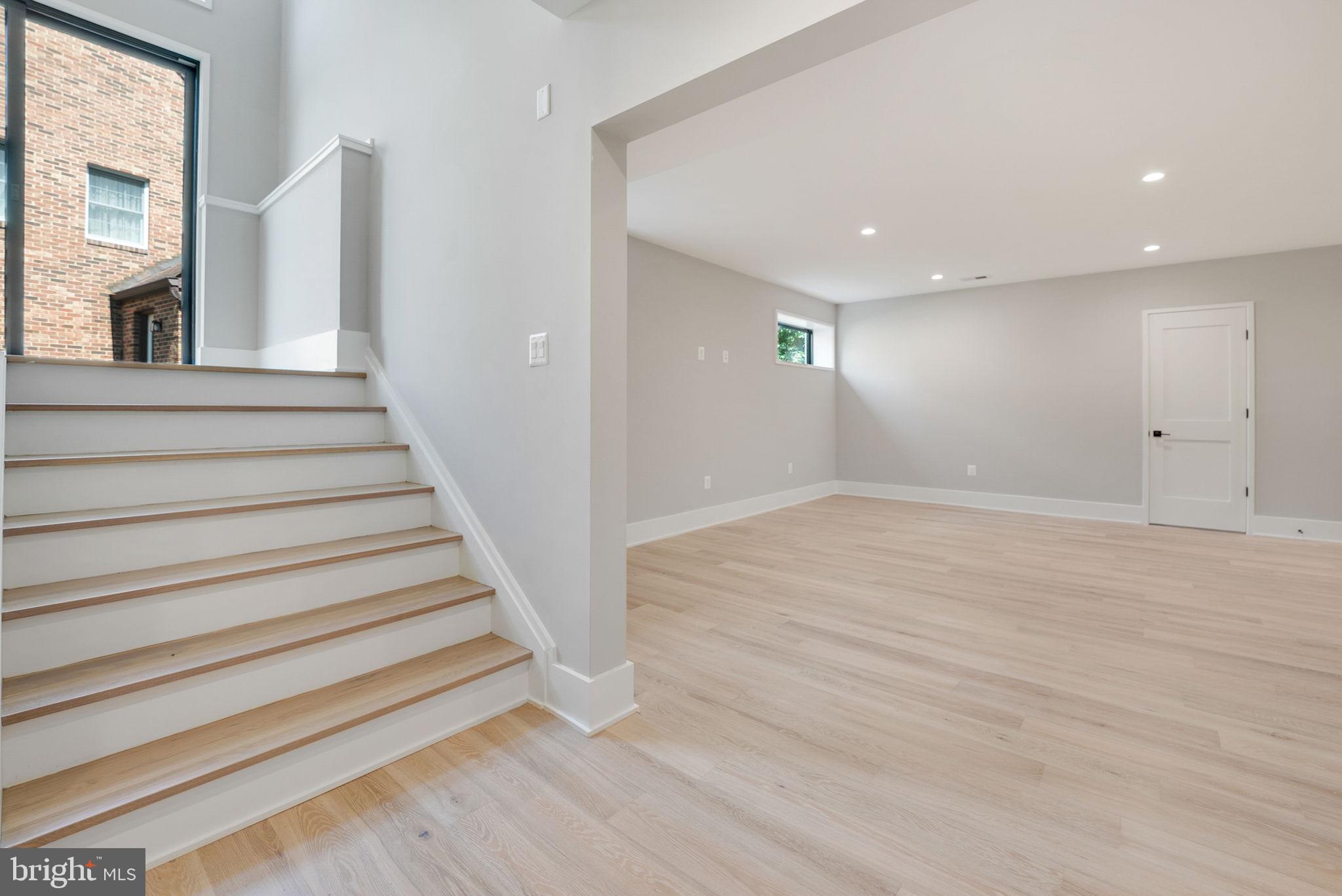 CHAIN BRIDGE FOREST - Residential